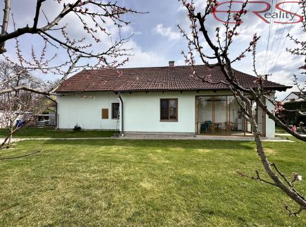 5 | Prodej - dům/vila, 180 m²
