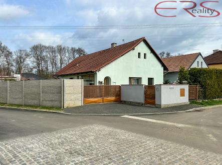 11 | Prodej - dům/vila, 180 m²