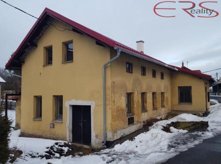 3 | Prodej - dům/vila, 300 m²