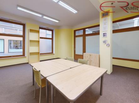 Obchodní prostor | Pronájem - obchodní prostor, 42 m²