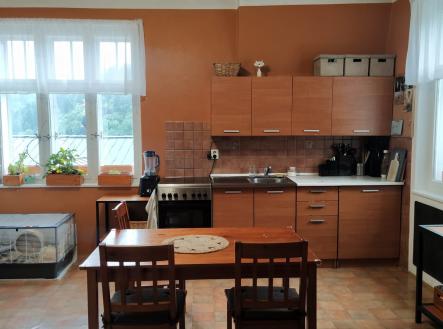 4 | Prodej - dům/vila, 250 m²