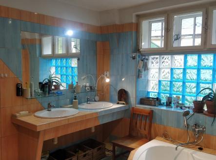 8 | Prodej - dům/vila, 250 m²