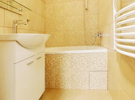 KOUPELNA | Pronájem bytu, 2+kk, 40 m²