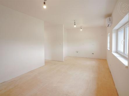 . | Prodej - skladovací prostor, 726 m²