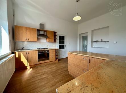 . | Pronájem bytu, 2+kk, 66 m²