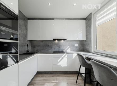 Pronájem bytu, 4+kk, 77 m²