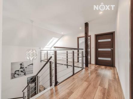 Prodej - dům/vila, 328 m²