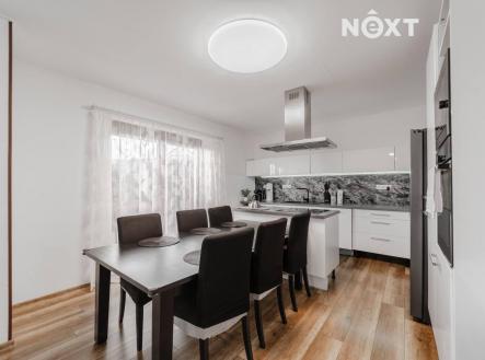 Prodej - dům/vila, 328 m²