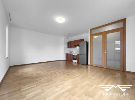 Obývací pokoj s kuchyňským koutem | Prodej bytu, 1+kk, 35 m²