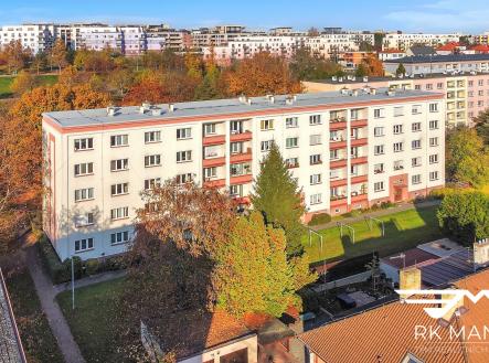 Pohled na dům | Prodej bytu, 2+1, 51 m²