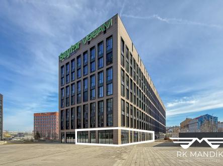 Pohled na dům | Pronájem - obchodní prostor, 431 m²
