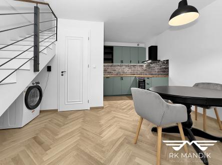 Obývací pokoj s kuchyňským koutem | Prodej bytu, 2+kk, 48 m²