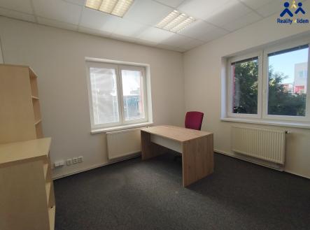 IMG_20250320_113932 | Pronájem - kanceláře, 66 m²