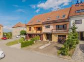Pronájem - dům/vila, 230 m²