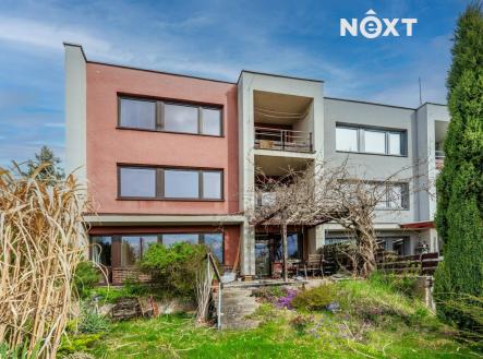 Pronájem - dům/vila, 264 m²