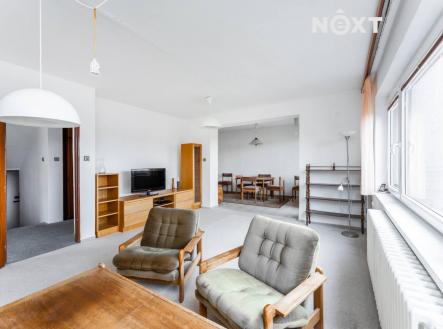 Pronájem - dům/vila, 264 m²