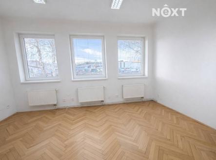 Pronájem - kanceláře, 158 m²