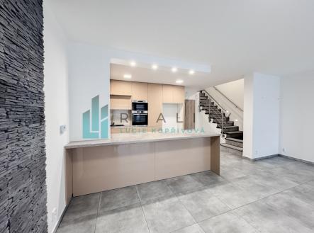 foto: 1 | Prodej - dům/vila, 150 m²