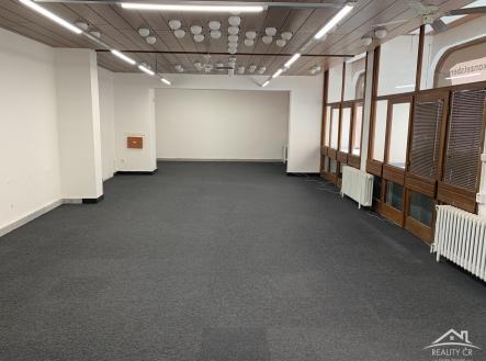Fotka 2 | Pronájem - obchodní prostor, 199 m²