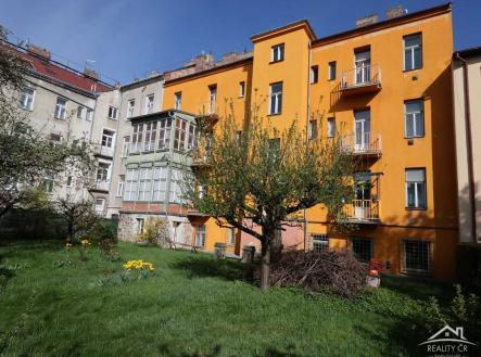 Fotka 9 | Prodej - nájemní dům, 627 m²