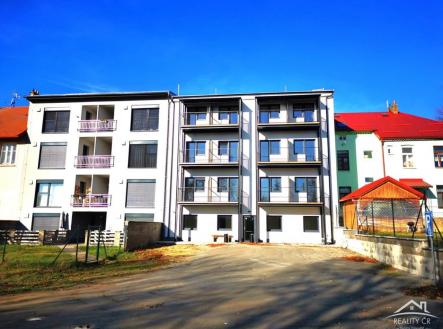 Fotka 10 | Prodej - nájemní dům, 557 m²