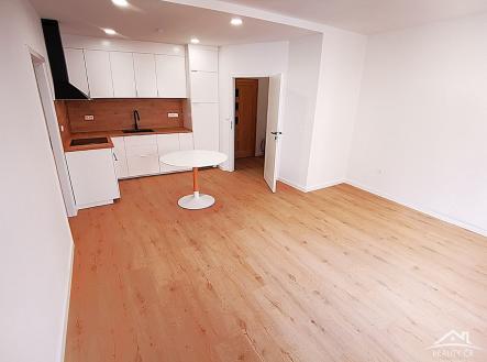 Fotka 2 | Pronájem bytu, 2+kk, 67 m²