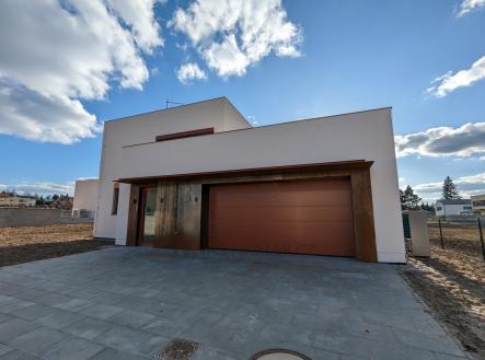 PXL_20230404_154435312 | Pronájem - dům/vila, 162 m²