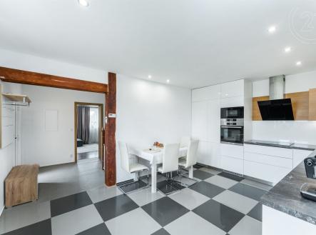 . | Prodej - dům/vila, 213 m²