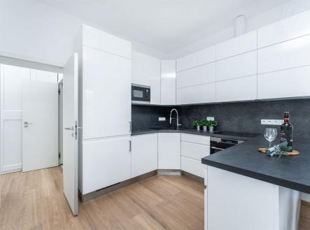 . | Pronájem bytu, 2+kk, 45 m²