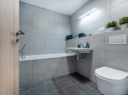 . | Pronájem bytu, 1+kk, 33 m²