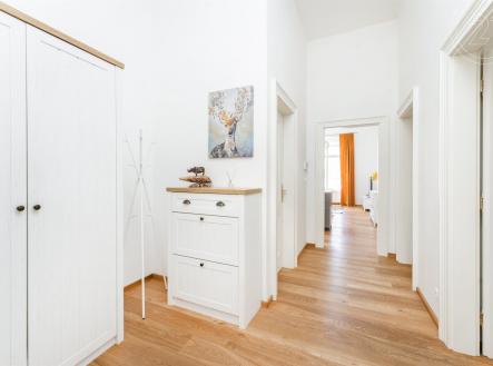 . | Pronájem bytu, 2+kk, 55 m²