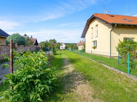 . | Prodej - pozemek pro bydlení, 702 m²