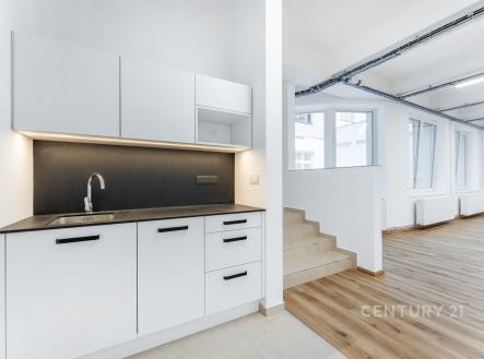 . | Pronájem - kanceláře, 130 m²