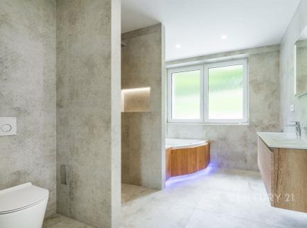 . | Prodej - dům/vila, 309 m²