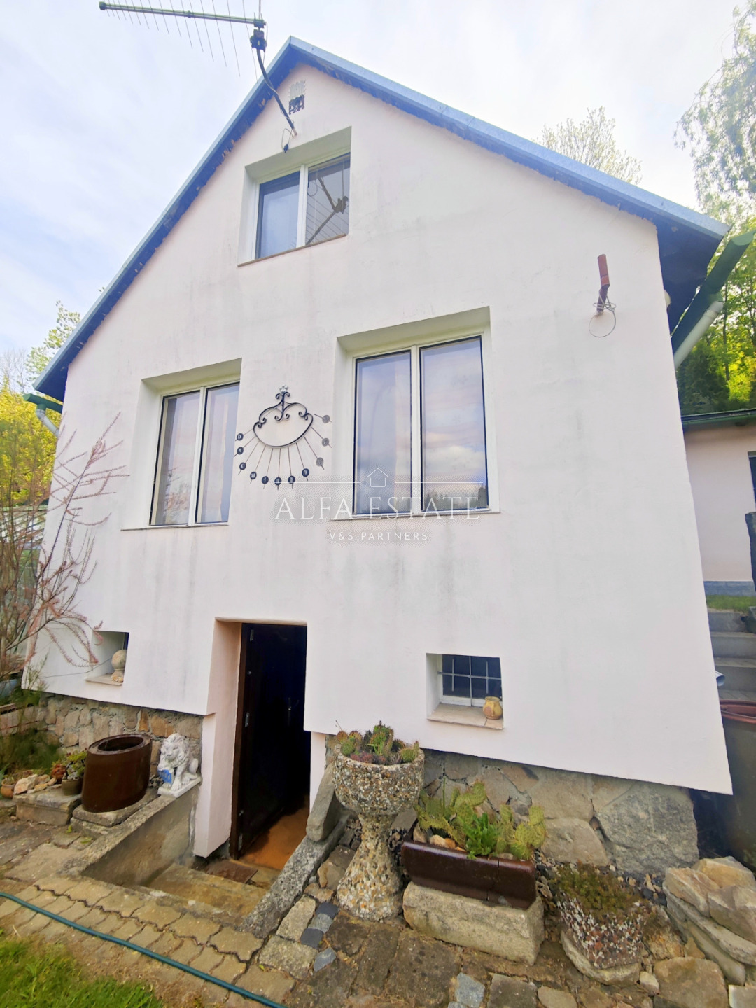 Zděná chata 50m2, pozemek 503m2, Doubí, Karlovy Vary