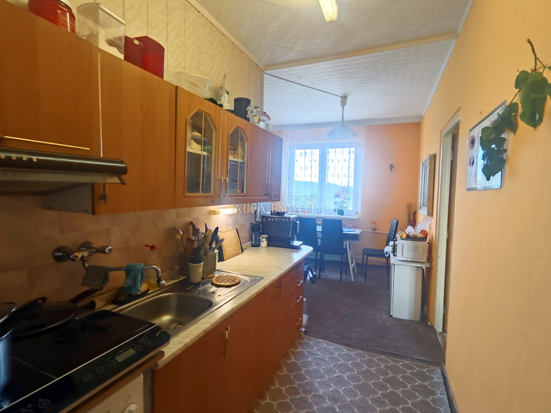 Byt 3+1 s lodžií, 63m2, ul. Školní, Nová Role