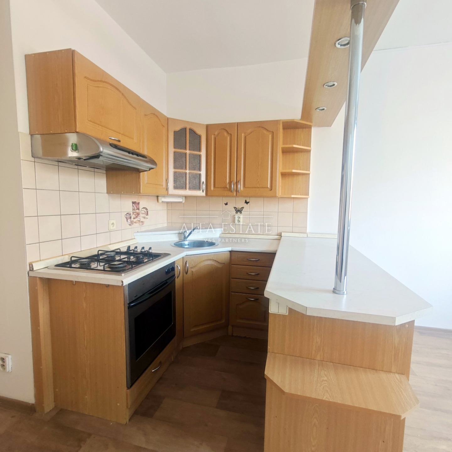 Pronájem 2+1 s lodžií, 51 m2, ul. Krymská, Karlovy Vary 