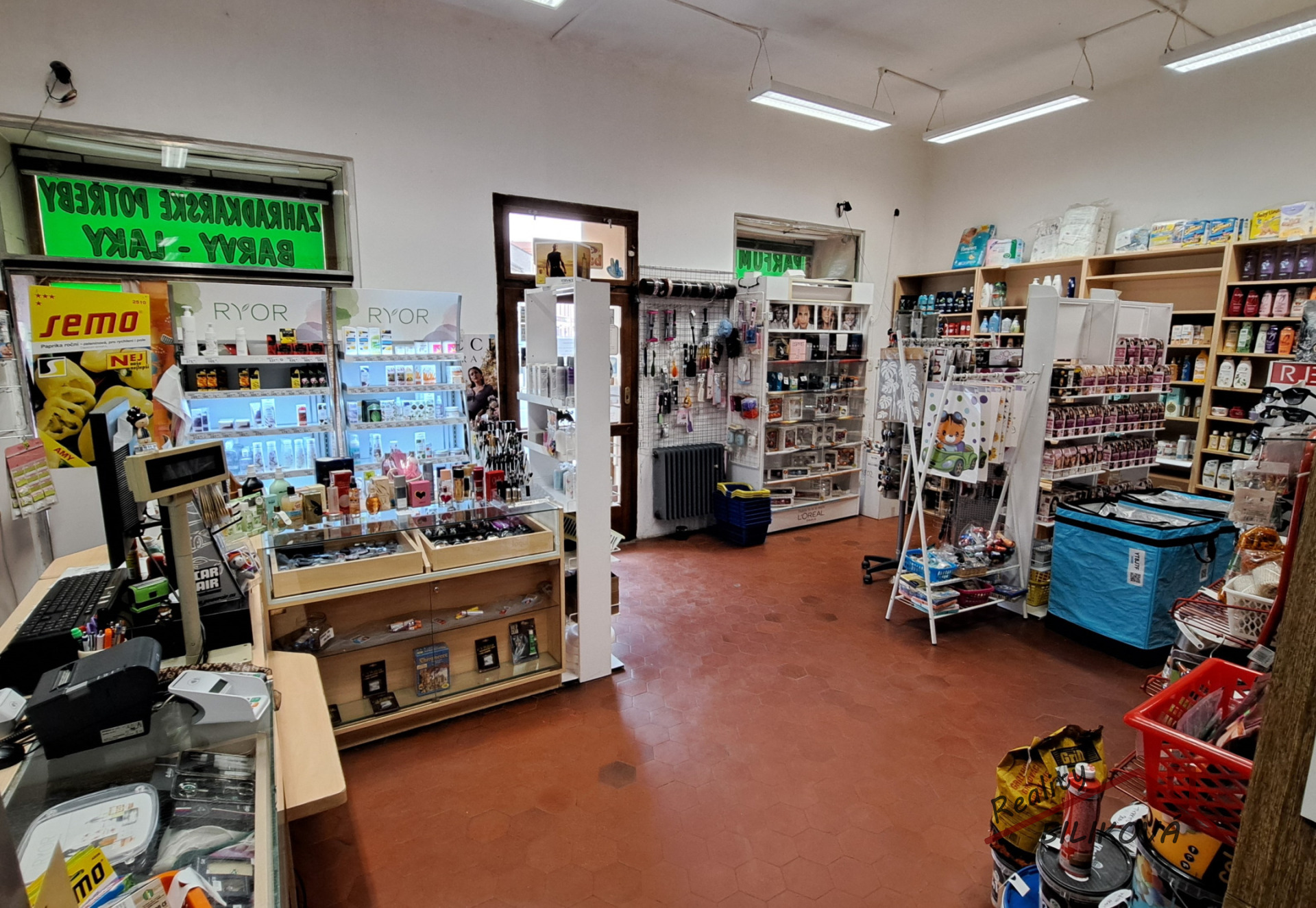 Pronájem komerčního prostoru 99m2, Brandýs nad Labem