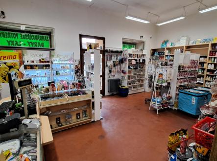 Pronájem - obchodní prostor, 99 m²