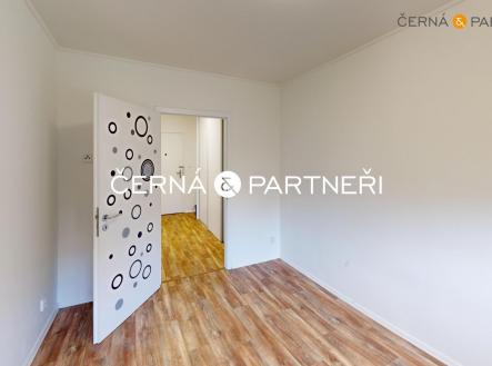 Prodej-bytu-2kk-Osobni-vlastnictvi-Trnovanska-1322-Bedroom 1.jpg | Prodej bytu, 2+kk, 48 m²