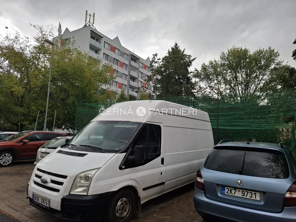 Pohled na dům z čela