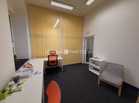 fotografie | Prodej - kanceláře, 2 070 m²