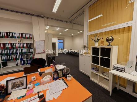 fotografie | Prodej - kanceláře, 2 070 m²