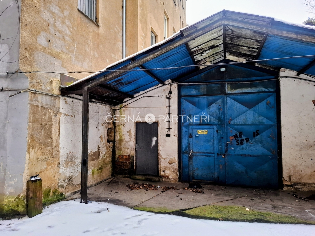skladova-hala-pohled.jpg