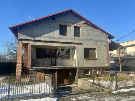 Dům z ulice.jpg | Prodej - dům/vila, 210 m²