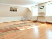 Pronájem - dům/vila, 153 m²