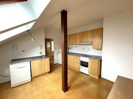 Pronájem bytu, 2+1, 77 m² obrázek
