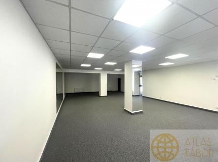 IMG_4449.jpeg | Pronájem - obchodní prostor, 90 m²