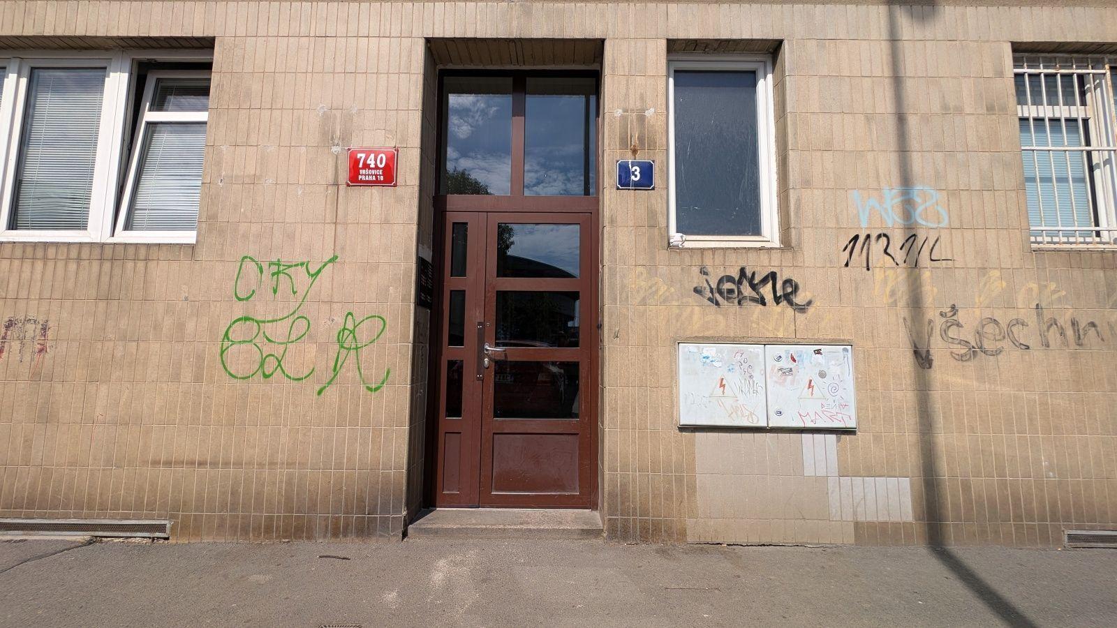 Prodej BJ č. 740/10 - 2+1, ul. Vladivostocká, 56 m²