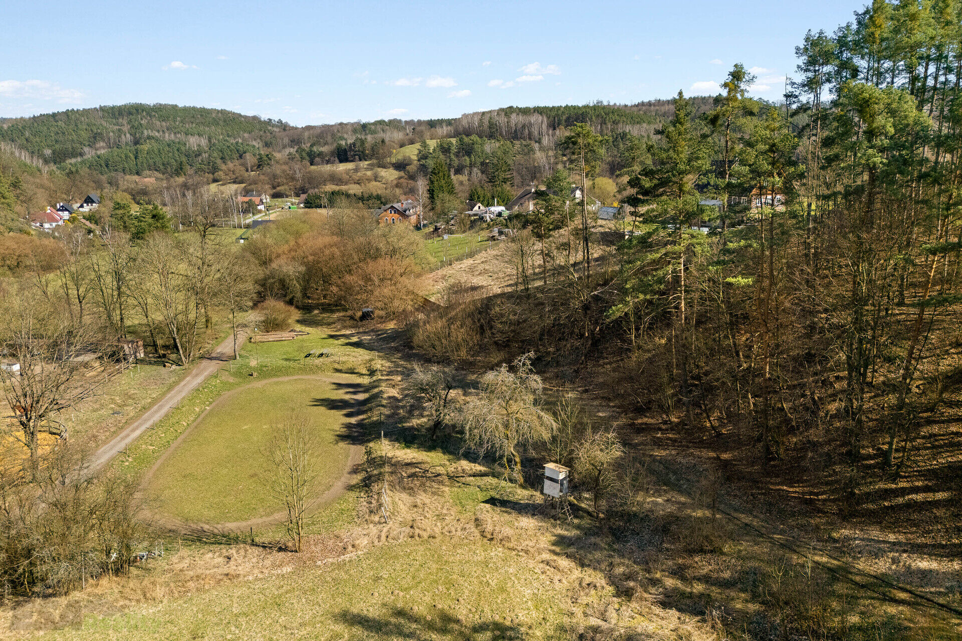 Prodej pozemků 2 048 m², k.ú. Chudolazy, obec Medonosy